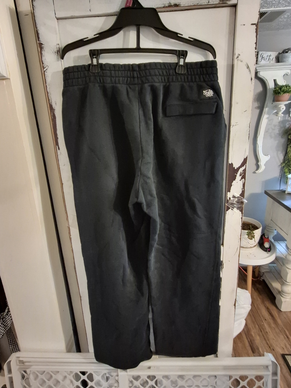 Nike Black Sweatpants with White Swoosh - Picture 2 of 4